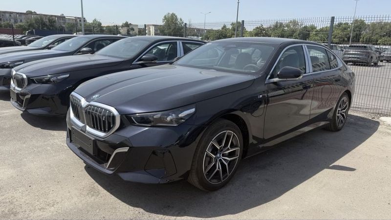 BMW i5 35 L 2025 bez probeg BMW i5 35 L 2025 bez probeg