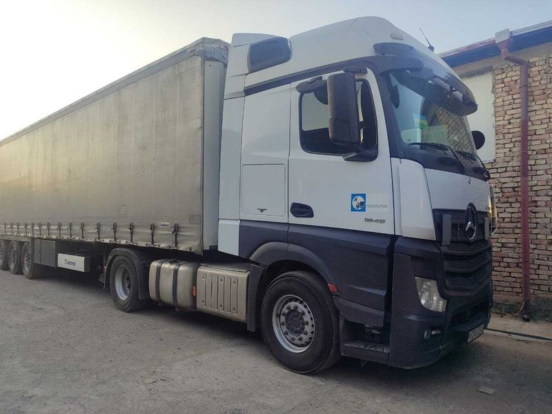 Фура Mercedes Benz 2018