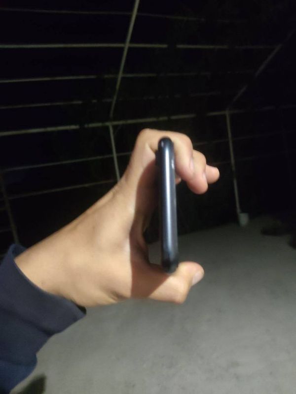 Iphone Xr sotiladi holati alo kami yoq Iphone Xr sotiladi holati alo kami yoq