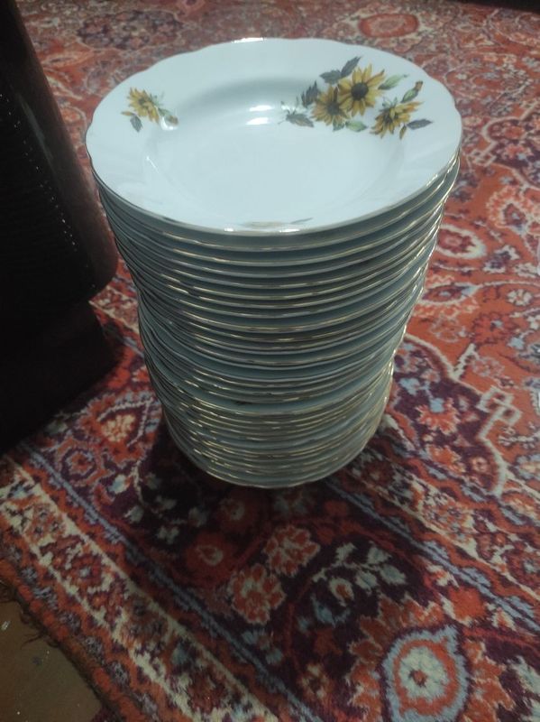 Продам суповые тарелки. Продам суповые тарелки.