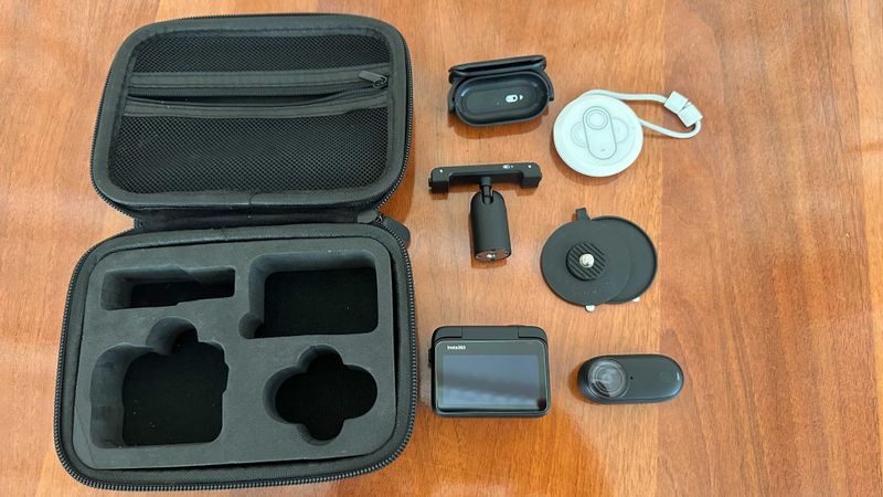 Insta 360 Go 2 128gb 180gradus ekran 2025 full komplektatsiya Insta 360 Go 2 128gb 180gradus ekran 2025 full komplektatsiya