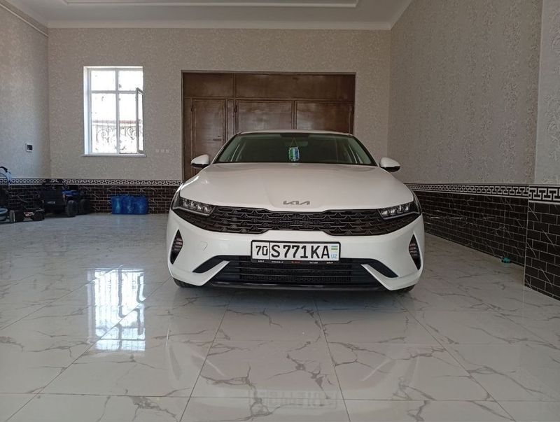 Kia K5 Comford holati zo’r Kia K5 Comford holati zo’r