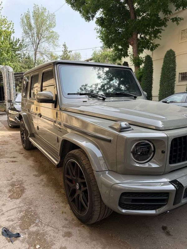 Продаю Mercedes G63 Amg свой Продаю Mercedes G63 Amg свой