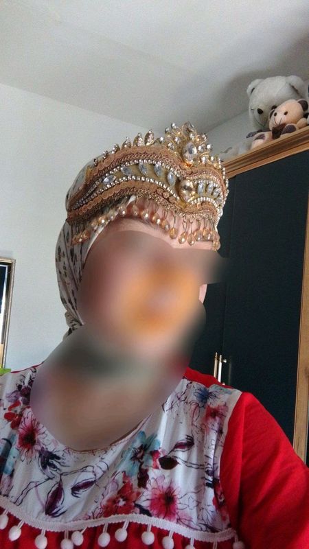 Tillaqosh sotiladi Tillaqosh sotiladi