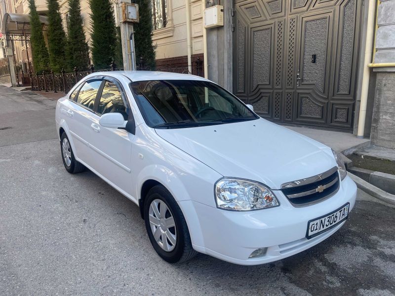 Lacetti 1.8 механика 2011 год в отличном состоянии 234.000 км