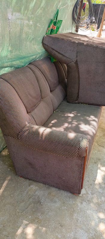 divan sotiladi