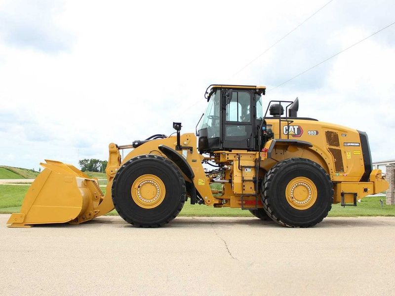 Frontal yuklagich CAT 980