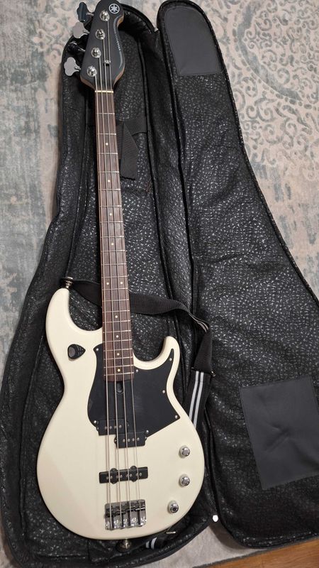 Бас-гитара Yamaha BB234 в идеальном состоянии Бас-гитара Yamaha BB234 в идеальном состоянии