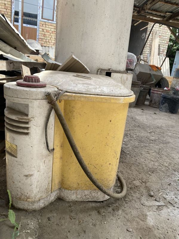 Ulitka kir moshinasi sotiladi srochna yaxshi narxga bervoramiz Ulitka kir moshinasi sotiladi srochna yaxshi narxga bervoramiz