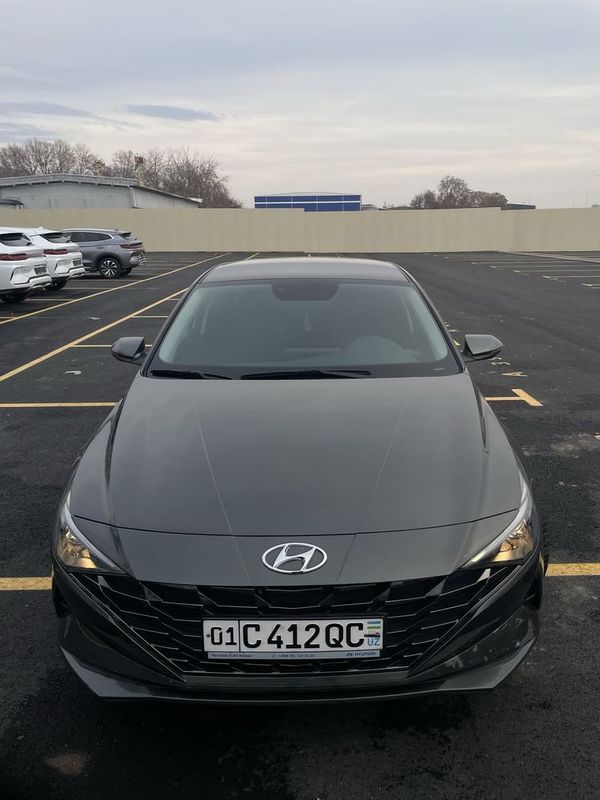 Hyundai Elantra 2