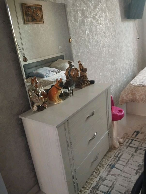 продается спальный гарнитур в связи с переездом продается спальный гарнитур в связи с переездом