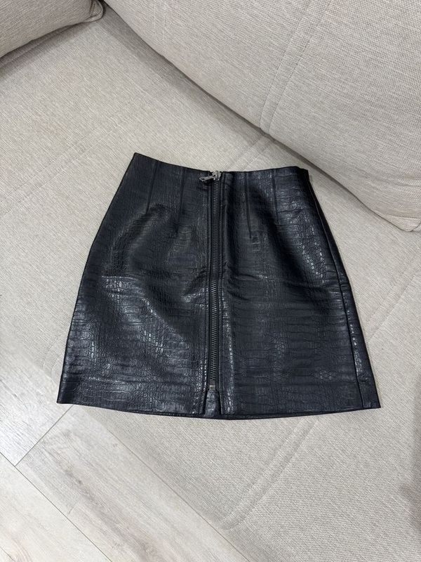 Коданная юбка stradivarius, размер xs-s
