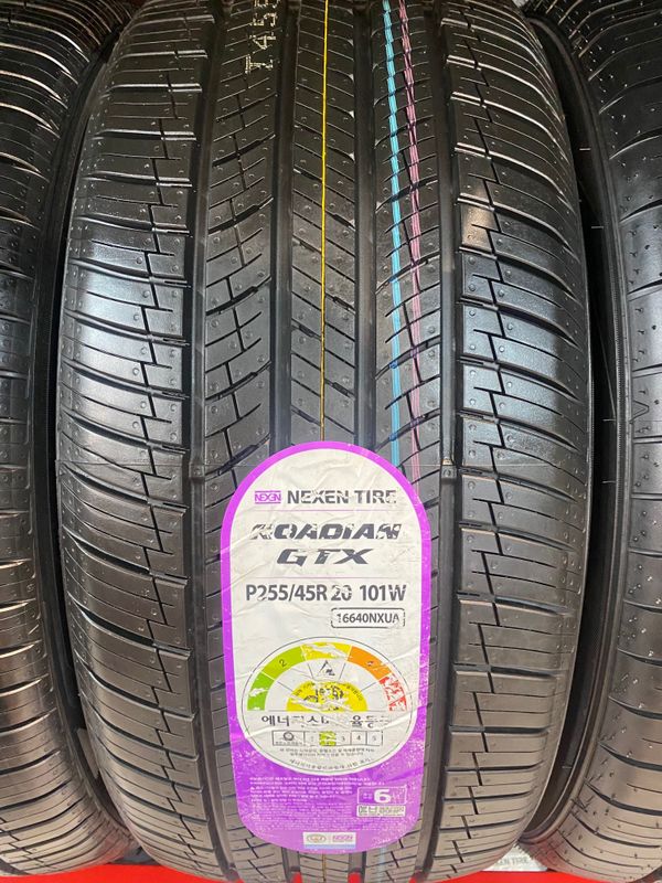 Nexen Roadian GTX 255/45R20 Nexen Roadian GTX 255/45R20