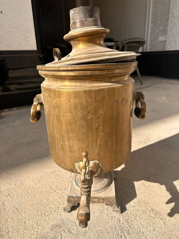 Samovar 18-asrniki antikvarni