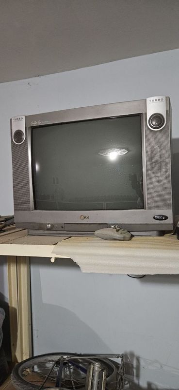 Televizorlar sotiladi 250.000 ikkalasi Televizorlar sotiladi 250.000 ikkalasi