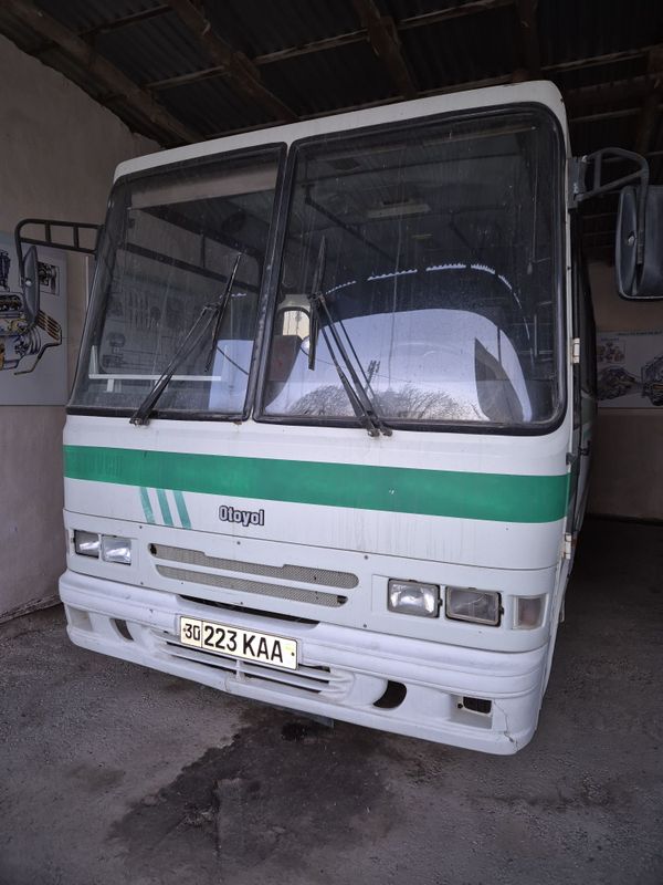 Isuzu autobus 2000