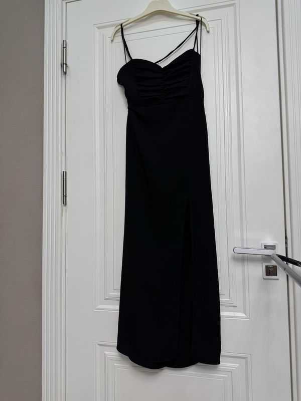 Красивейшее почти новое платье от Zara Красивейшее почти новое платье от Zara