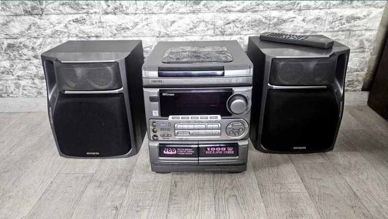 Музыкальный центр Aiwa Japan Музыкальный центр Aiwa Japan