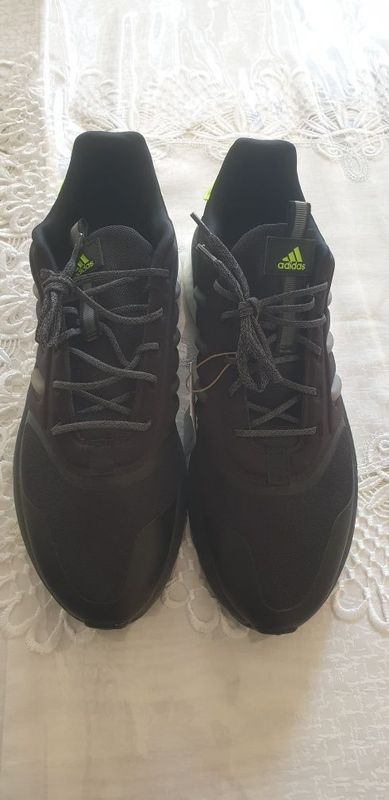 ADIDAS кросовки новые ADIDAS кросовки новые