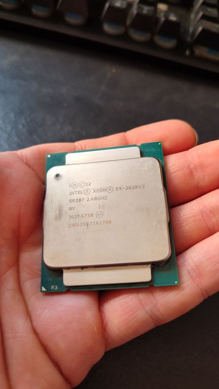 Продается процессор Xeon 2620v3