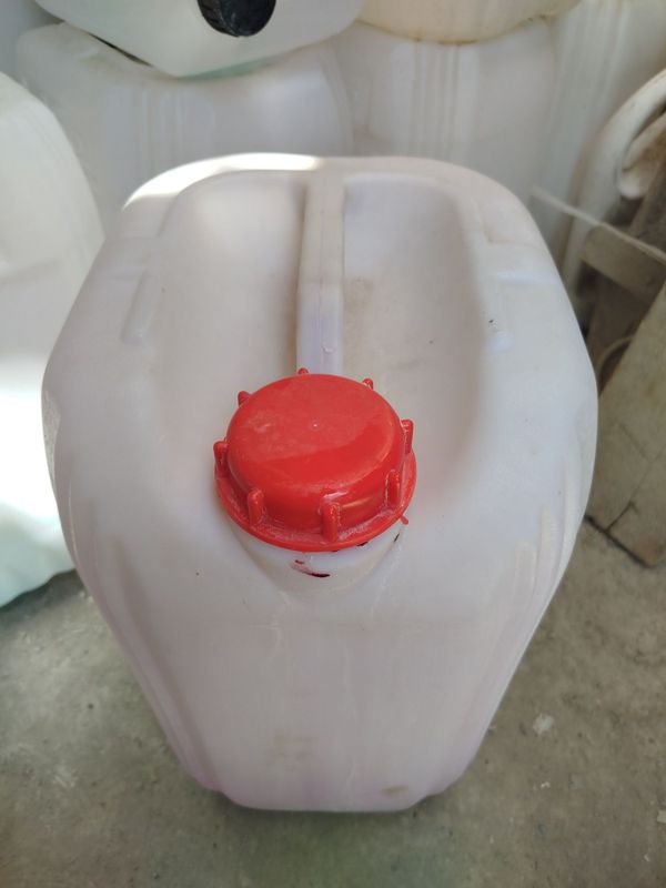 Kanistrlar sotiladi 20 kg