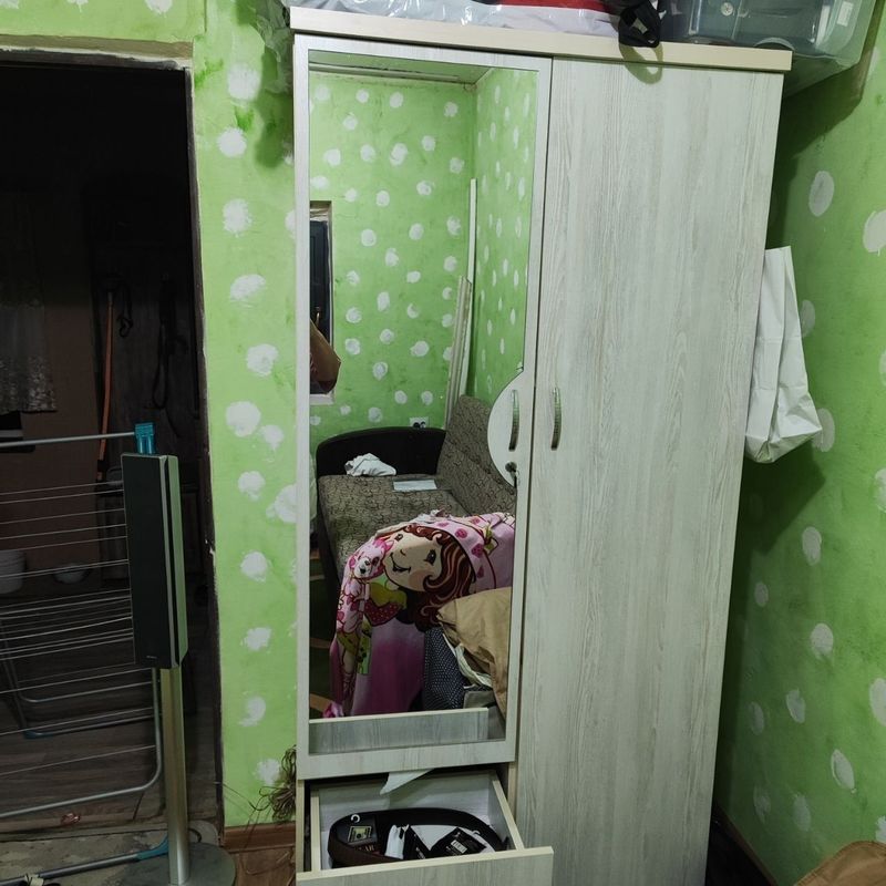 Шкаф двухстворчатый не большой