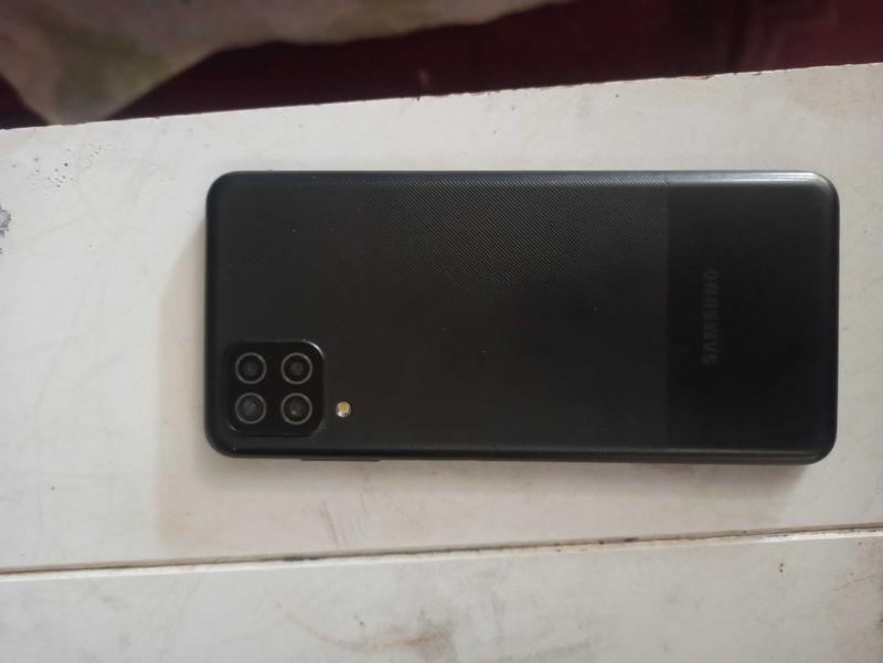 Samsung M12 zapchastga Samsung M12 zapchastga