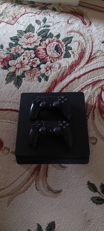 Sony Play Station-4 Slim 1TB прошитая 9.60 за 230 у.е! Sony Play Station-4 Slim 1TB прошитая 9.60 за 230 у.е!