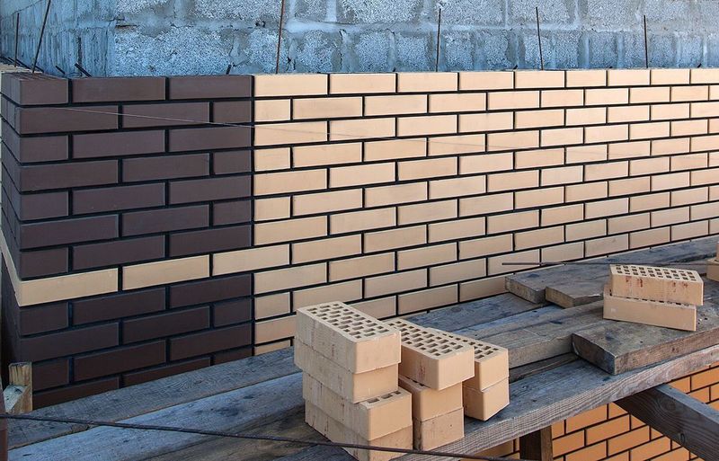 Балконга гишт кирпич терамиз кладка на балконе сифатли ва тез ишлимиз Балконга гишт кирпич терамиз кладка на балконе сифатли ва тез ишлимиз