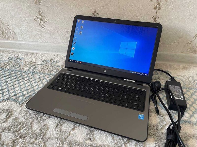 Noutbuk Hp 250 sotiladi.