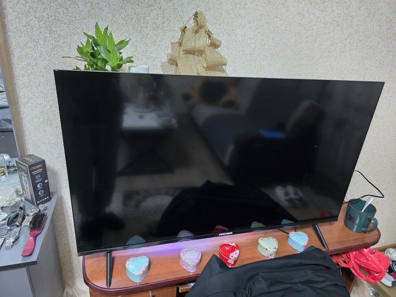 Telefizor Premium 43 sm