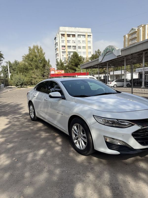 Malibu 2/4 mator primer qilingan 19500$