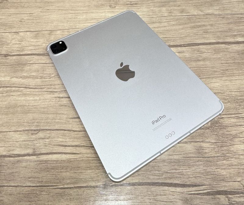 Prodam ipad Pro M2 11 128GB Prodam ipad Pro M2 11 128GB