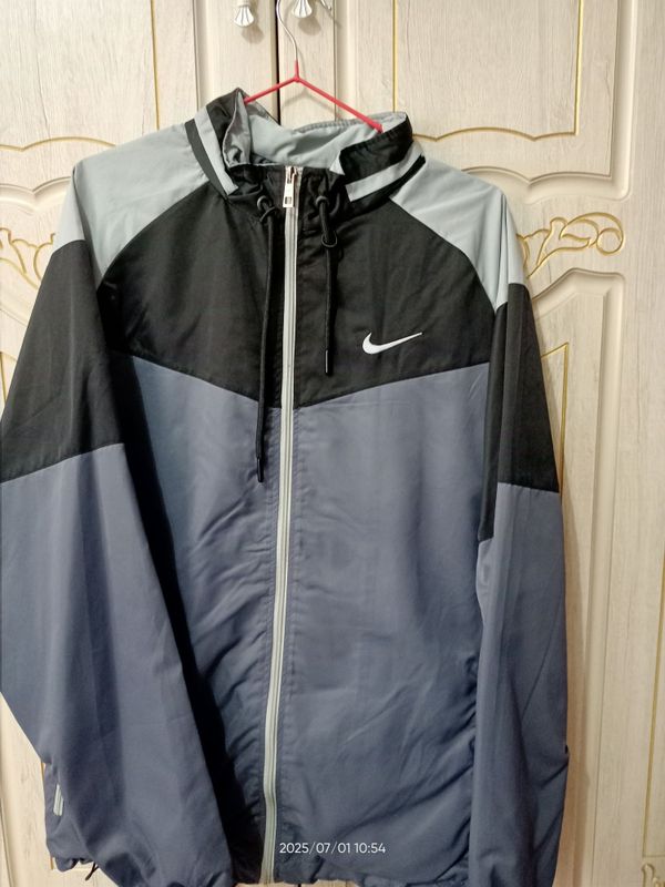 Nike эркаклар учун спортивка Nike эркаклар учун спортивка