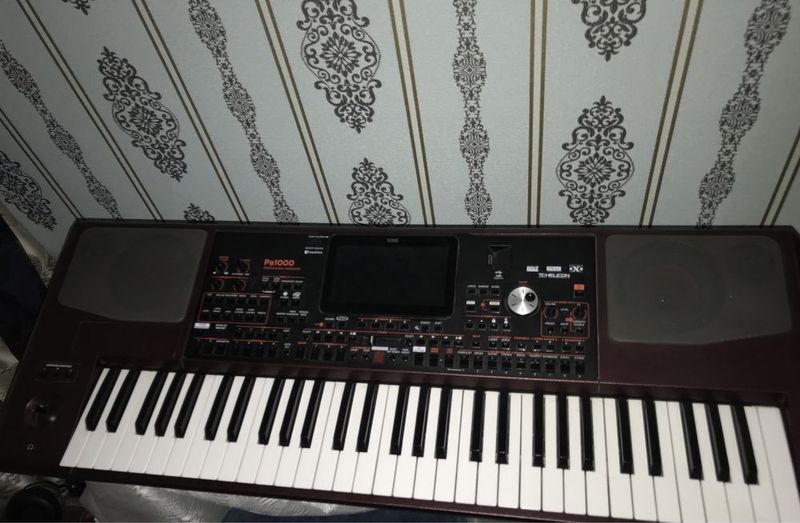 Продаю Korg Pa 1000