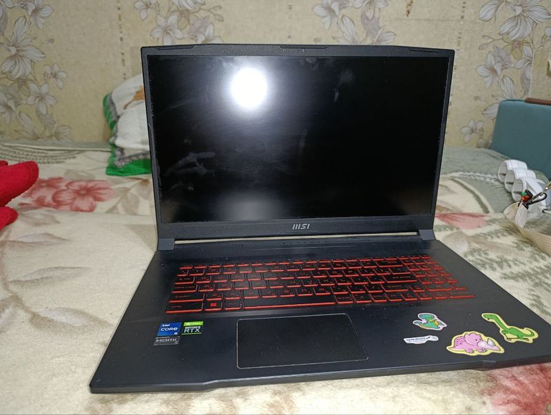 Ноутбук MSI katana gf76 Ноутбук MSI katana gf76