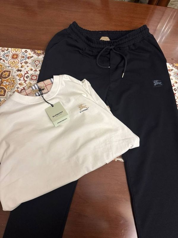 Burberry комплект турция новый XL Burberry комплект турция новый XL