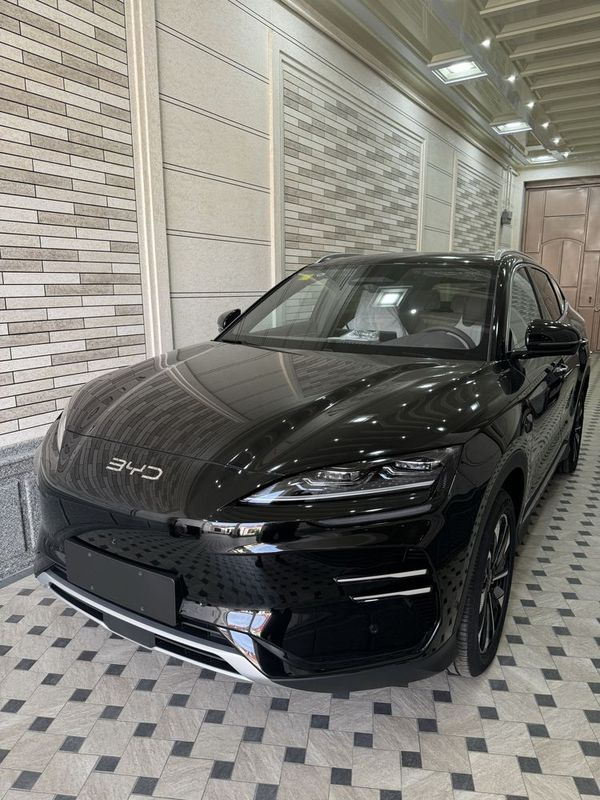 BMW i5 M Sport 35L Full option Notarius BMW i5 M Sport 35L Full option Notarius