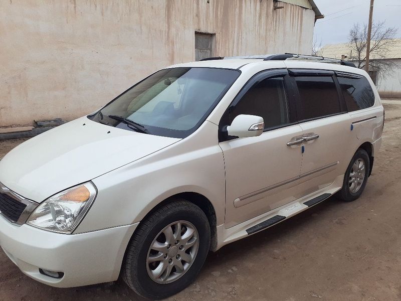 KIA Carnival 2010