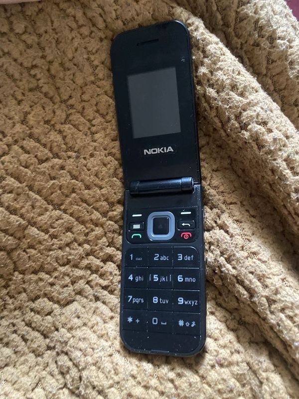 Telefon sotiladi :Nokia 2720 Telefon sotiladi :Nokia 2720