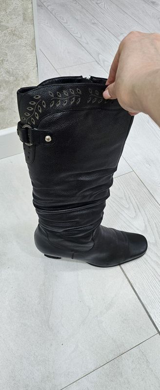 Продам зимние сапоги