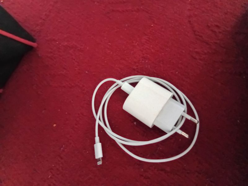 IPhone quvvatlagichi ideal tez quvvatlaydi