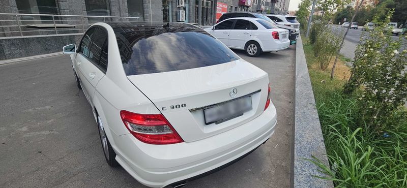 Mercedes W204 C300 RWD Mercedes W204 C300 RWD