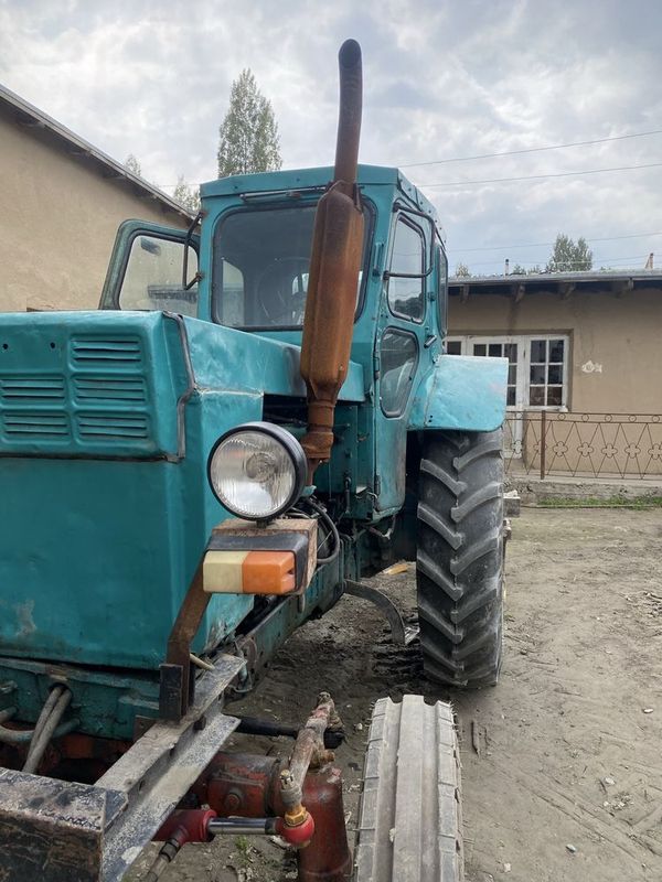T40 traktor sotiladi T40 traktor sotiladi