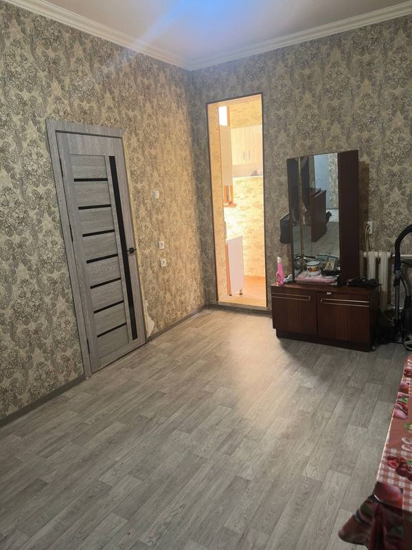 Срочно продается квартира Чиланзар 2в3/2/4 Срочно продается квартира Чиланзар 2в3/2/4