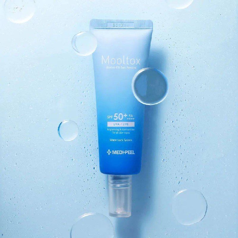 Ультраувлажняющая солнцезащитная сыворотка Medi-Peel Aqua Mooltox Water-Fit Sun Serum SPF50+ PA++++