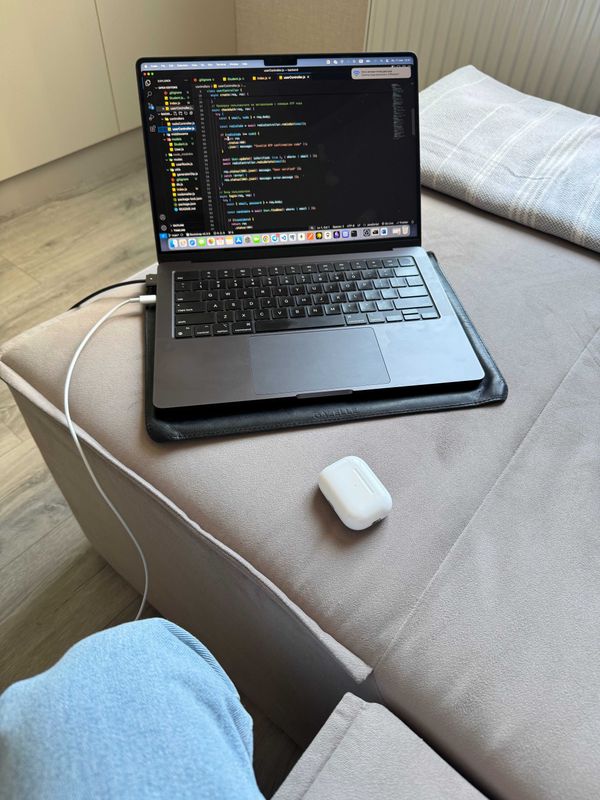 Продаю Macbook M3 Pro 18/512GB Продаю Macbook M3 Pro 18/512GB