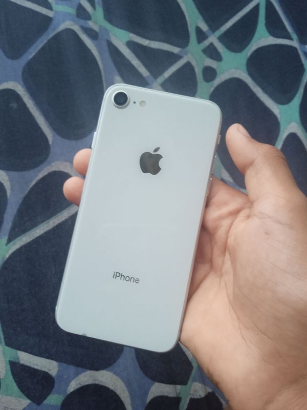 iPhone 8 sotiladi