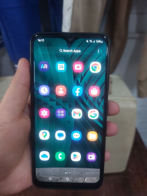 Samsung A32 Holati zor xotirasi batareykasi 3kunga yetadi