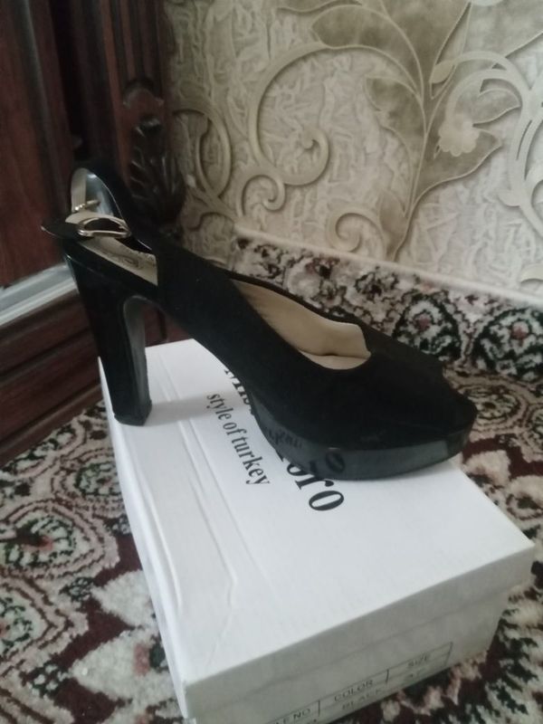 Ayollar oyoq kiyimi.. Ayollar oyoq kiyimi..